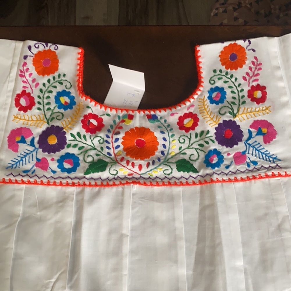 🇲🇽 NWT Traditional Mexican blouse. - Picture 14 of 16